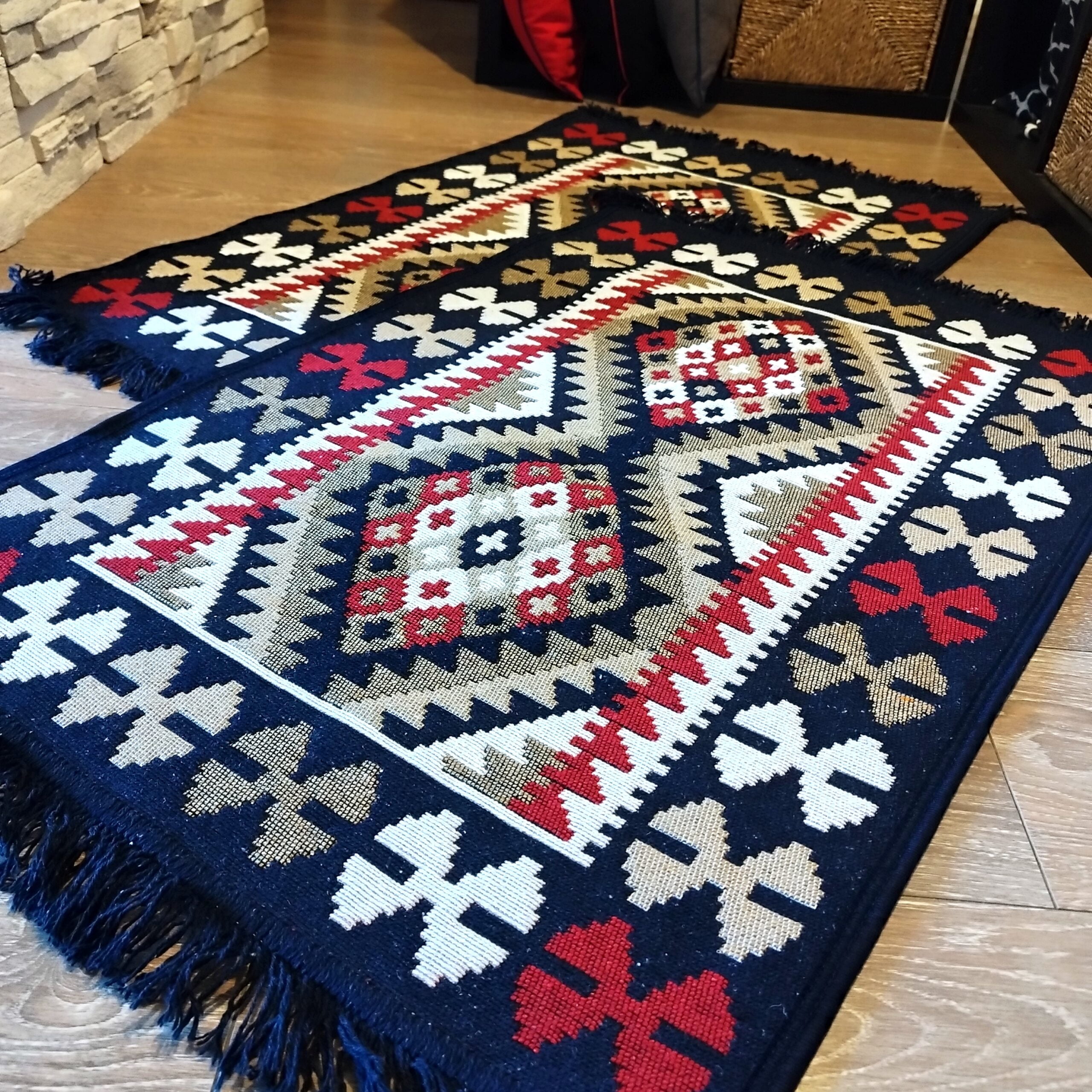 Set 1+1 Covoare traditionale, cu doua fete, dimensiunea 60x150cm, VT1061 - imagine 4