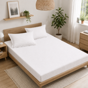 Husa de Saltea Universala 160x200 / 180x200 cm, Damasc cu 2 Fete de Perna 50x70 cm, alba